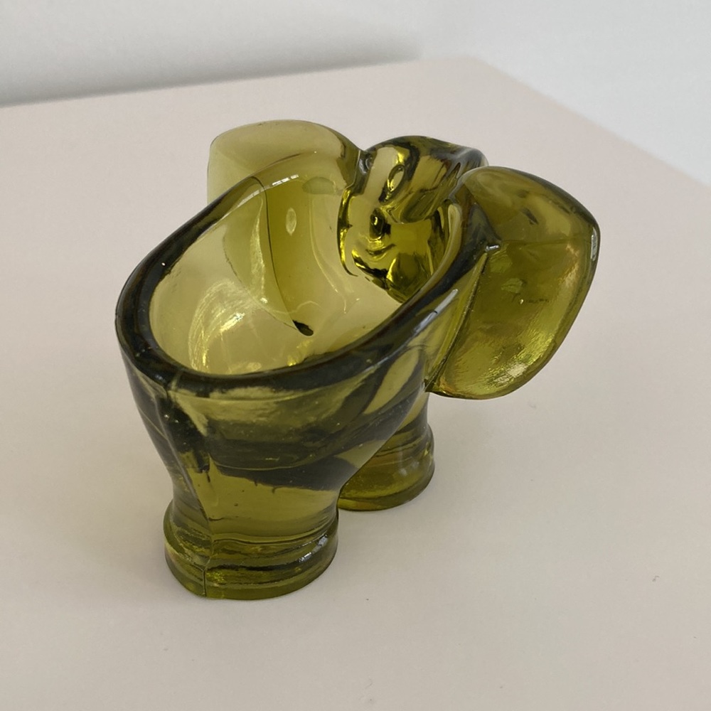 Vintage Murano Italy Green Glass Elephant Ashtray Small Cigar Ashtray Holder - Picture 4 of 9
